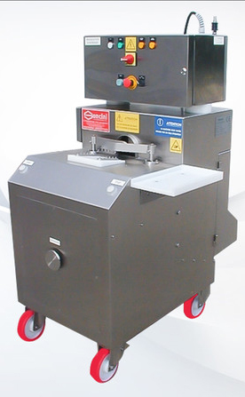 Semi-automatic machine that cuts the ham shank